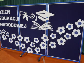 Dzień Edukacji Narodowej w Gminie Perlejewo. Uroczysta akademia i podziękowania dla pracowników oświaty.